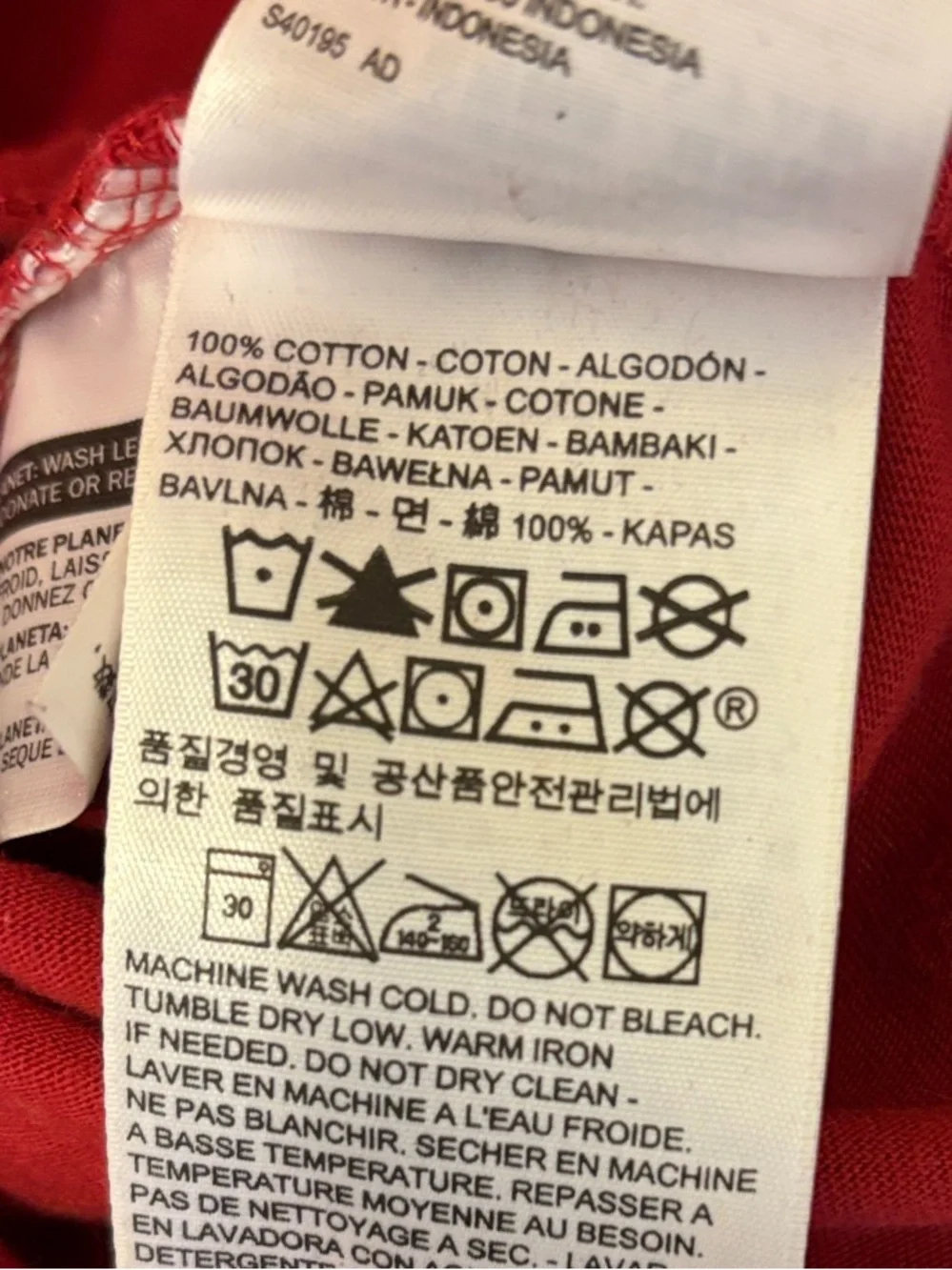 Levi's. Red Short Sleeve 100%‎ Cotton Tee with Off-White Graphic Sz Large